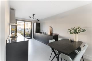 Modern met inbouwapparatuur 